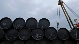 Uluslararası Enerji Ajansı, 2025 yılına yönelik petrol gereksinimi öngörüsünde yukarı yönlü bir revizyona gitti.
