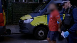 İngiltere'den Çin'e yasa dışı yollarla sokulmaya çalışılan 40 bin adet kayıp telefon, iPhone'ların yaydığı sinyaller sayesinde bulundu.
