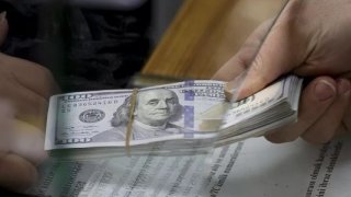 Döviz bozduranlardan ek ücret alındığı iddialarına yanıt